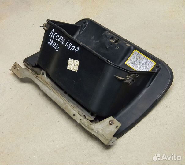 Бардачок Hyundai Accent I (X3)