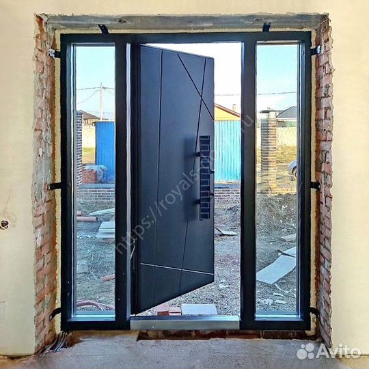 Стальная входная дверь со стеклопакетом