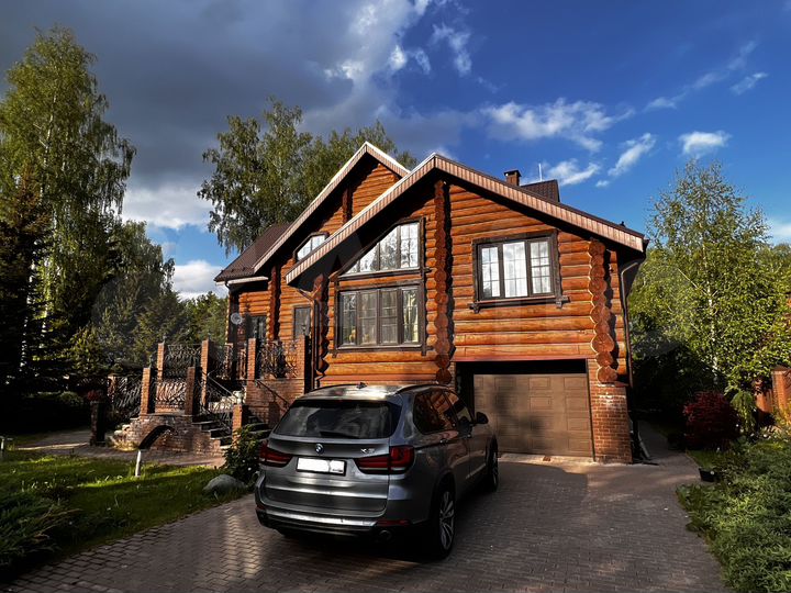 Коттедж 280 м² на участке 12 сот.