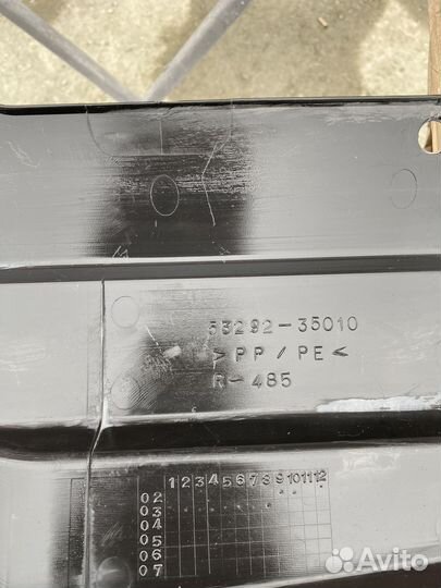 Планка замка капота Toyota Hilux Surf RZN215