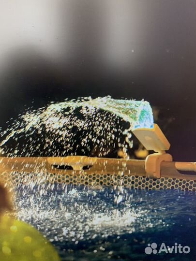 Продаю светодиодный фонтан для бассейнов Intex 280