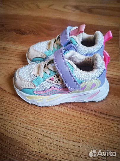 Кроссовки детские для девочки 25