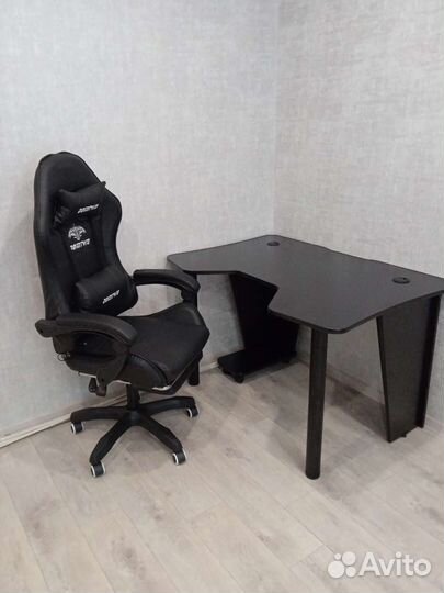 Геймерские компьютерные столы. Доставка