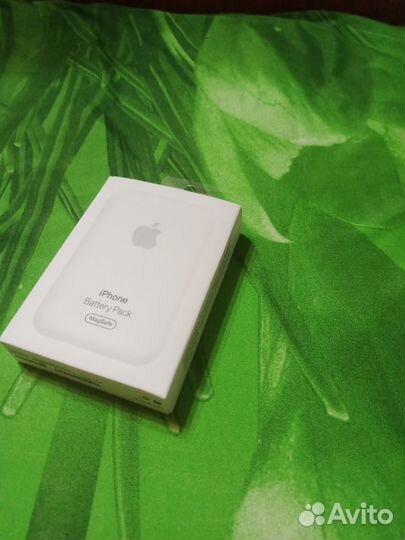 Повербанк apple