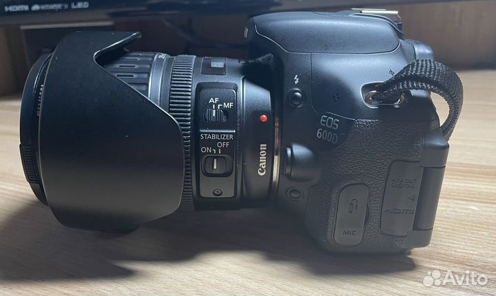 Зеркальный фотоаппарат Canon EOS 600D