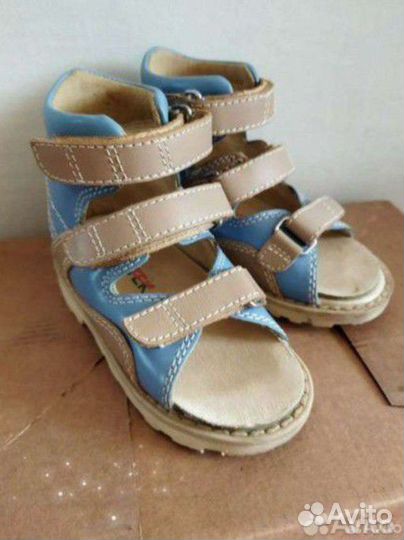 Детские сандали 22- 23 ботинки сапоги весна осень