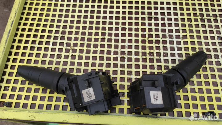 Переключатель поворотов подрулевой Nissan Primera