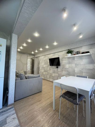 3-к. квартира, 60 м², 2/5 эт.