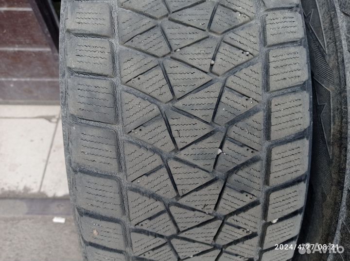 Bridgestone Blizzak DM-V2 225/60 R17