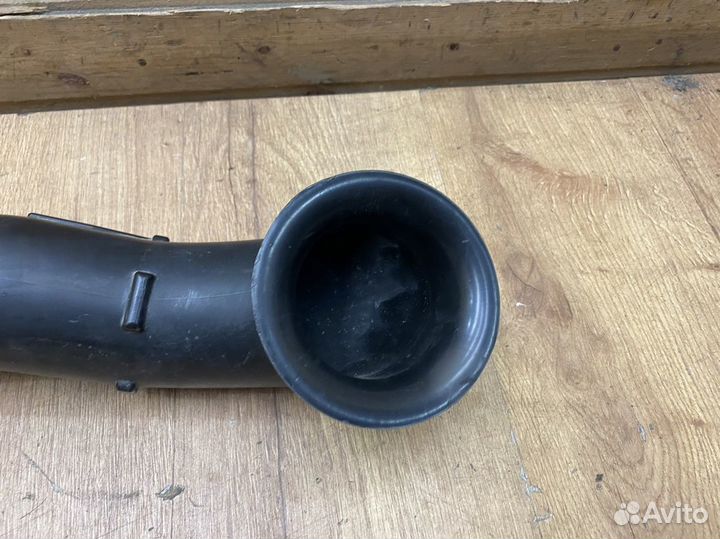 Патрубок воздушного фильтра Porsche Cayenne 2010-2