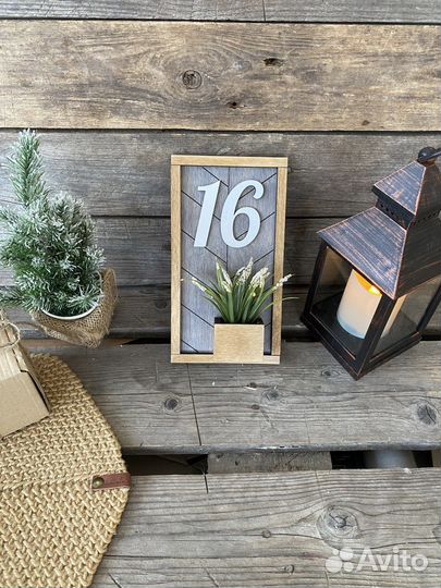 Номер на дверь с зеленью