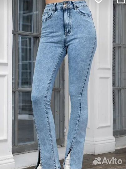 Джинсы клеш голубые с разрезами