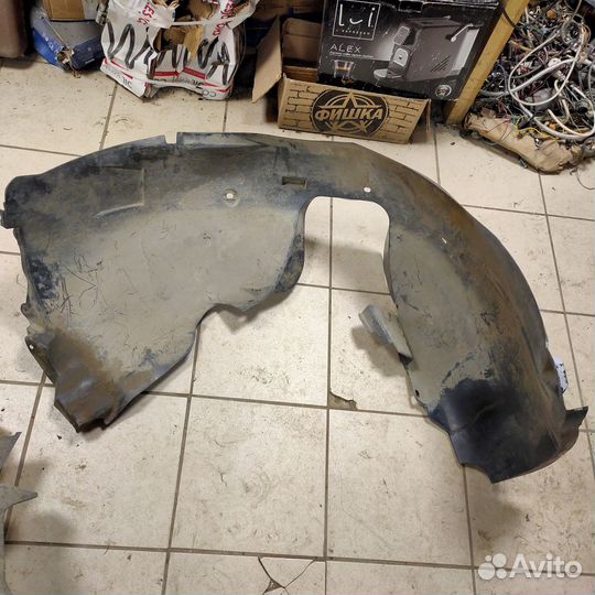 Подкрылок левый Peugeot 308 07-11 Оригинал