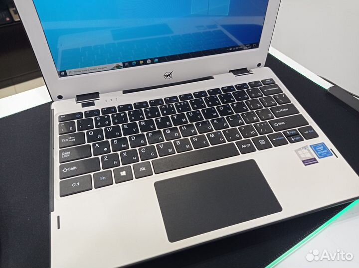 Ультрабук 4 ядра 8gb uhd ssd