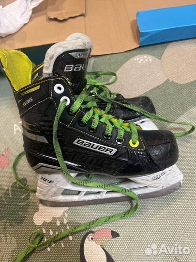 Коньки хоккейные