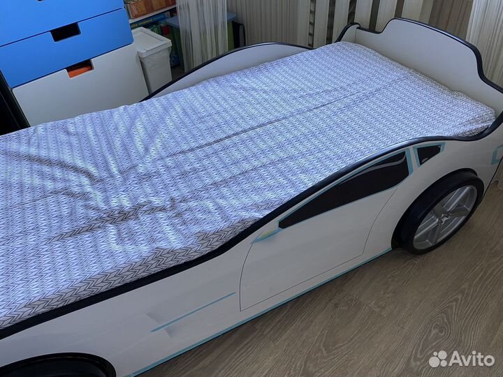 Кровать машинка с ортопедическим матрасом