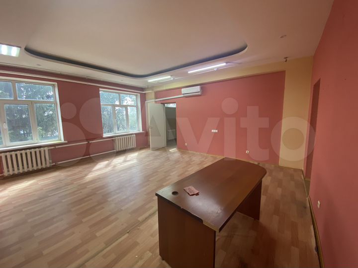 Офисные помещения: 44, 62, 71 м²