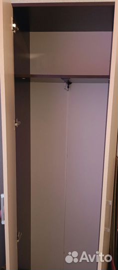 Шкаф платяной