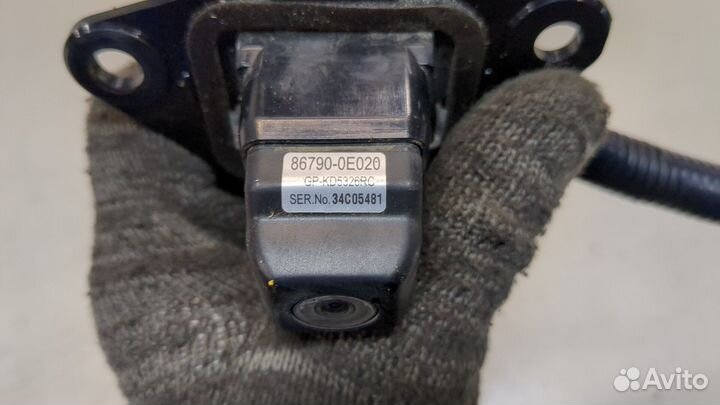 Камера заднего вида Toyota Highlander 2