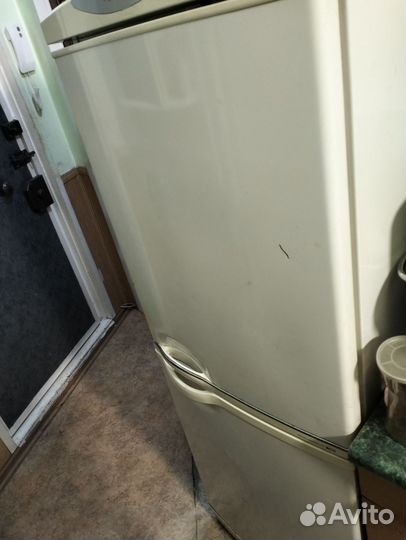 Холодильник бу LG