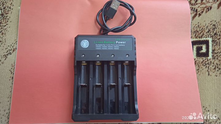 Зарядное устройство для литий-ионных аккумуляторов