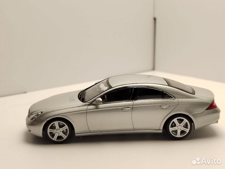Mercedes benz CLS-class minichamps 1/43