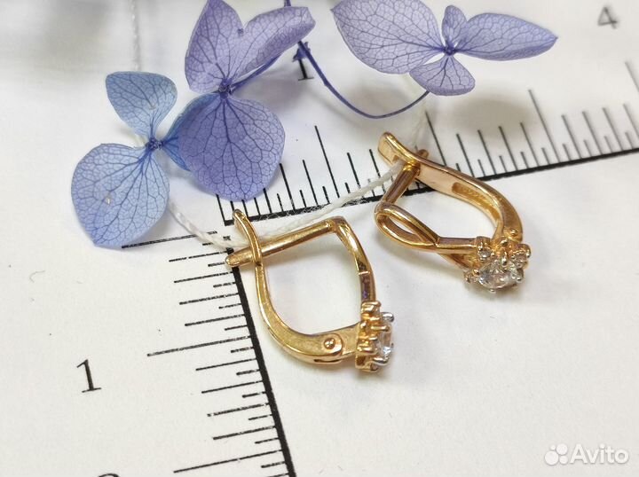 Золотые серьги