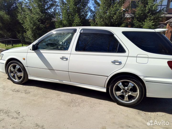 Toyota Vista Ardeo 2.0 AT, 2001, 200 000 км