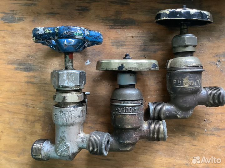 Манометрический запорный краны