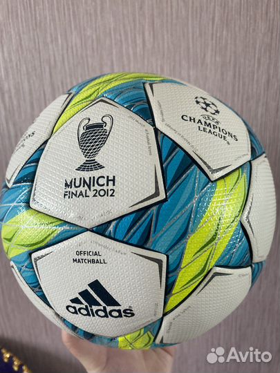 Футбольный мяч adidas munich final 2012