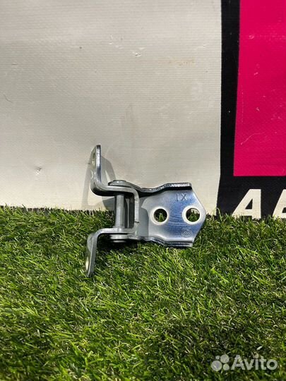 Петля двери передней левой Fiat 124 2018