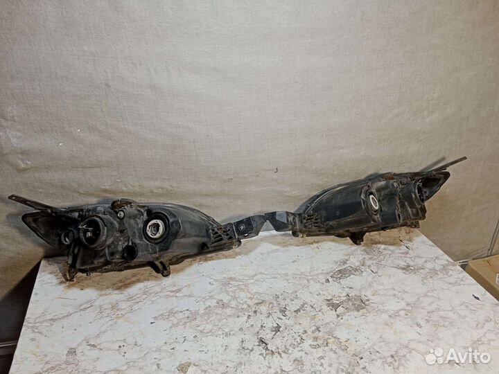 Фара правая и левая Mazda 3BK Хетчбэк