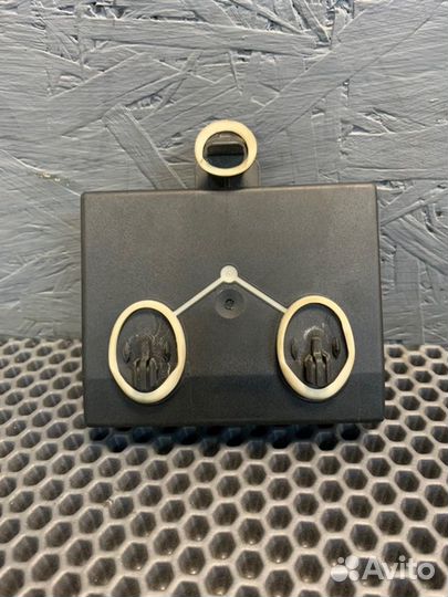 Блок управления дверьми задний левый Porshe