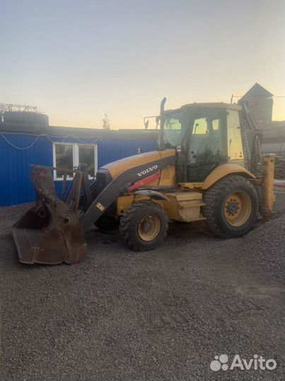 Эксковатор-погрузчик