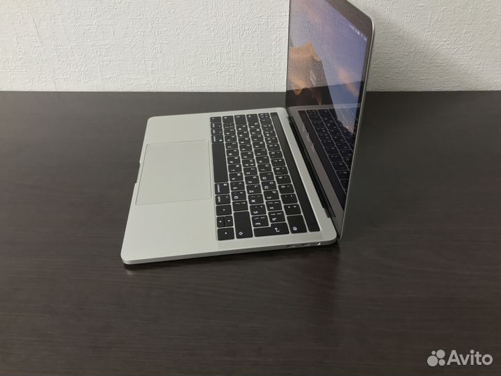 Apple MacBook Pro 13 2017 i5/8Gb/512Gb