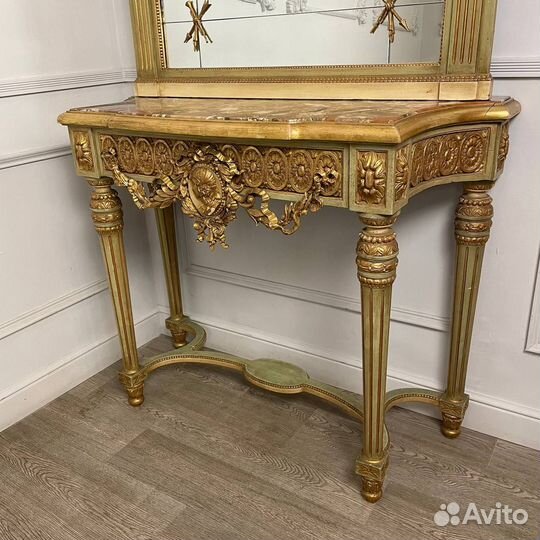 Антикварное зеркало с консолью начала XX века