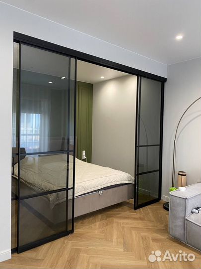 Распашные двери из стекла