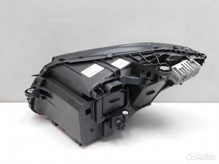 Фара правая Mercedes-Benz C-Class