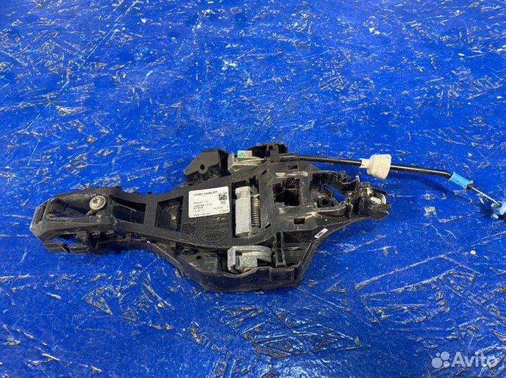 Кронштейн ручки двери задний левый Land Rover