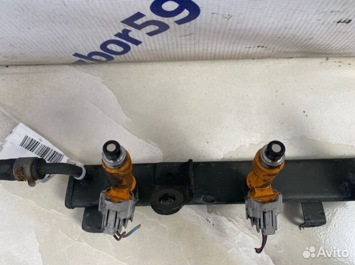 Рампа топливная Suzuki Swift ZD21S 1.5 (M15A) 2005