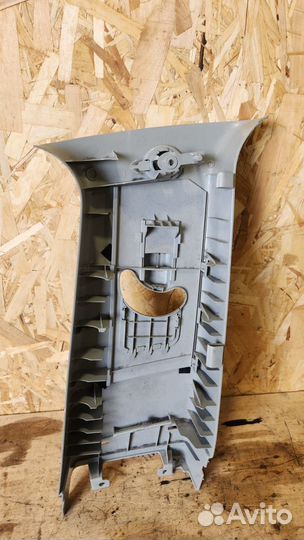 Обшивка средней стойки левой c crosser xl 4007