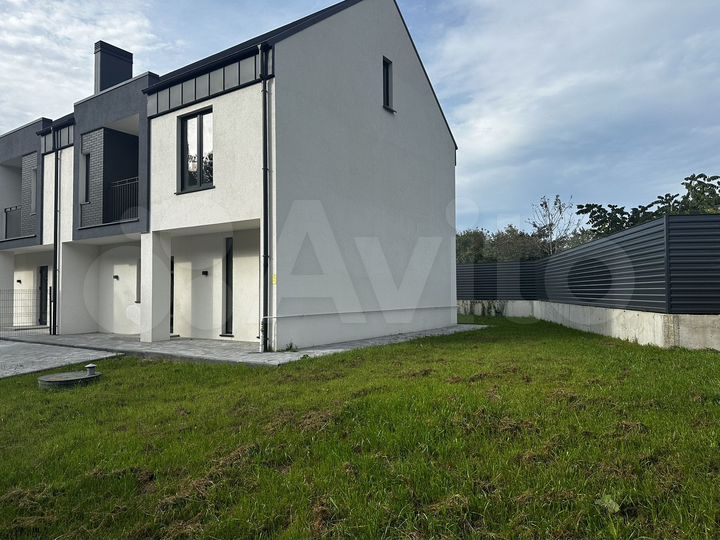 Таунхаус 147 м² на участке 4 сот.