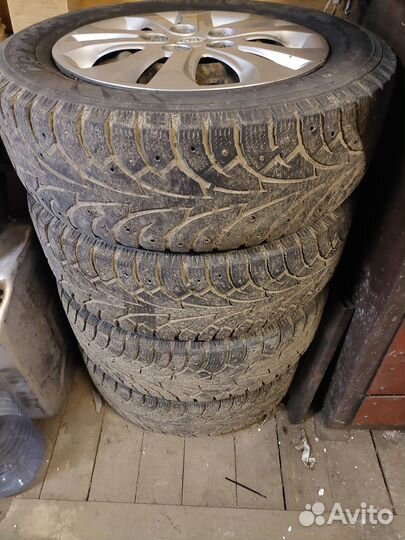 Комплект колёс на дисках с колпаками