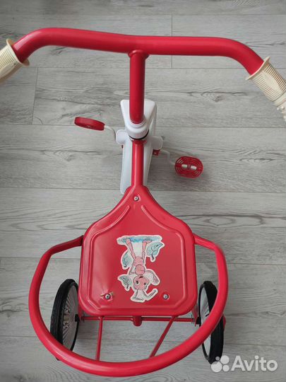 Детский трехколесный велосипед