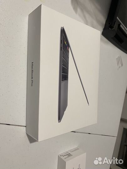 Коробка от macbook pro 13