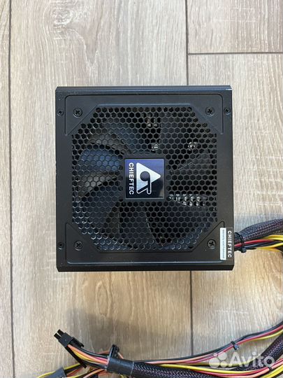 Блок питания Chieftec 750w