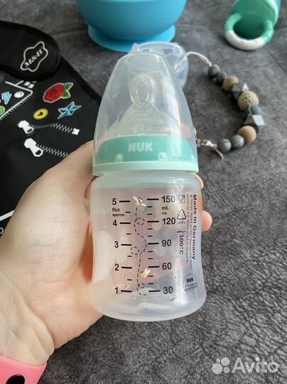 Посуда для малыша (бутылочка, пустышка, тарелка)