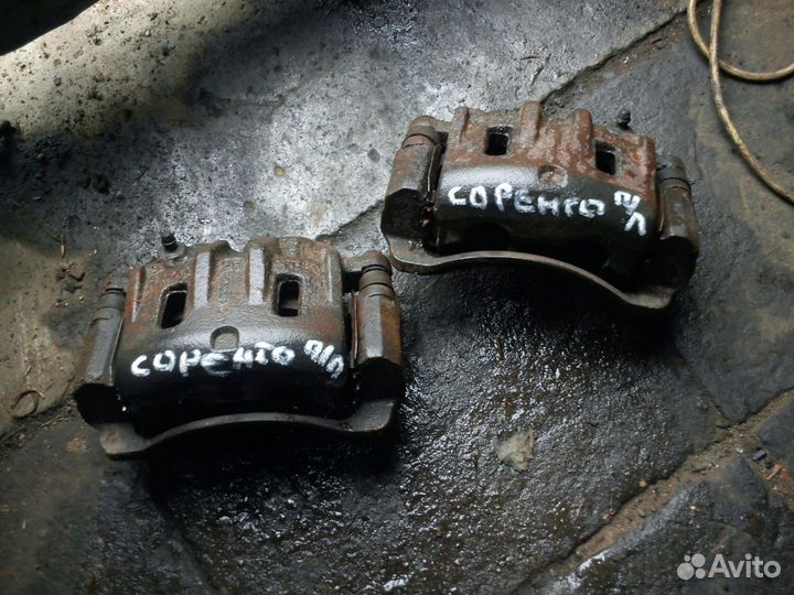 Суппорт передний на Киа Соренто 2007 год