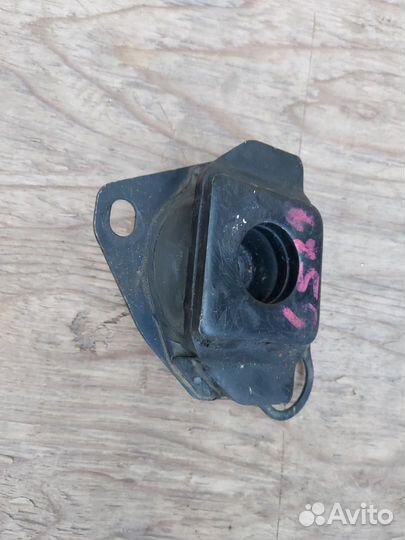 Подушка крепления кпп Toyota Prius 2 NHW20