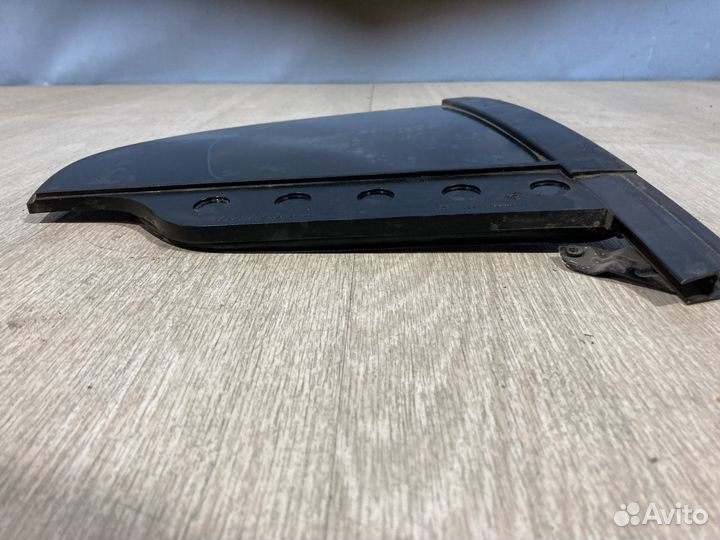 Форточка задняя правая Volvo s60 2